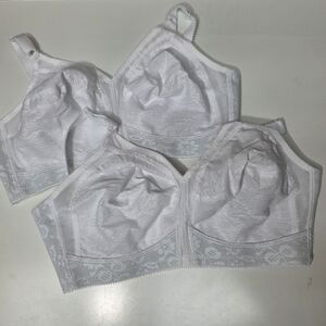 Playtex 18 Hour Sensational Support Wirefree Bra (20/27) White Size 42D Set of 2